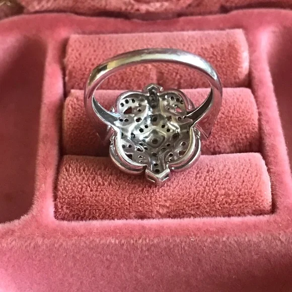 Gorgeous sterling diamond ring - Picture 5 of 16